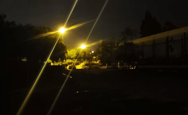 Imagen del parque canino de San Juan a oscuras (Foto TA)